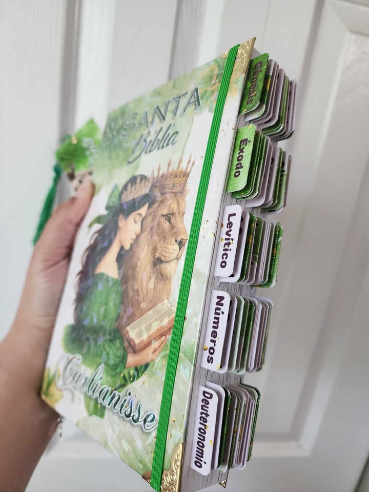 Biblia Personalizada para Jovencitas, Mujeres o Quinceañeras |Bible – Special Gift for Young Christian Girls