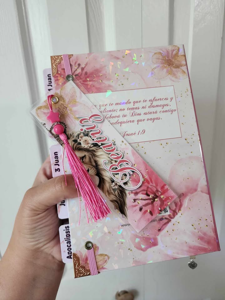 Biblia Personalizada para Jovencitas, Mujeres o Quinceañeras |Bible – Special Gift for Young Christian Girls