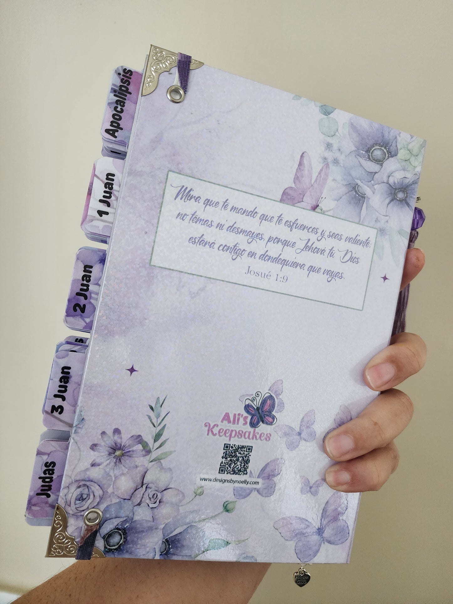 Biblia Guerrera de Dios ✨ | Flores Lavanda | Mujer y León | Reina Valera 1960 • NVI • KJV