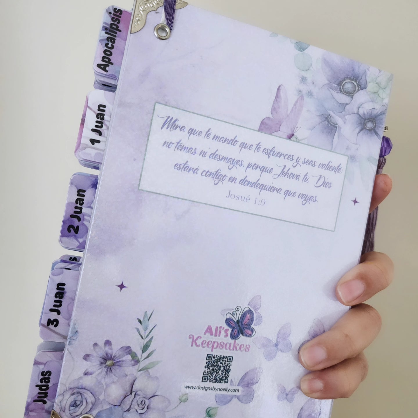 Biblia Guerrera de Dios ✨ | Flores Lavanda | Mujer y León | Reina Valera 1960 • NVI • KJV