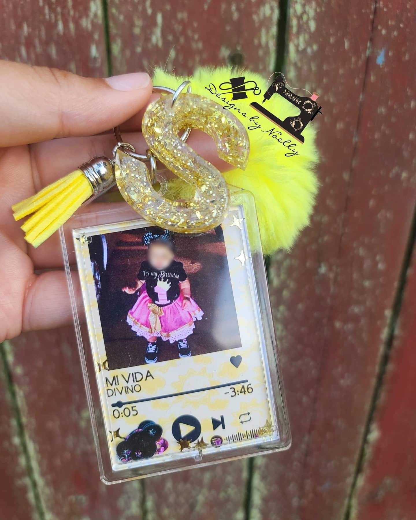 Custom Keychains / Llaveros Personalizados